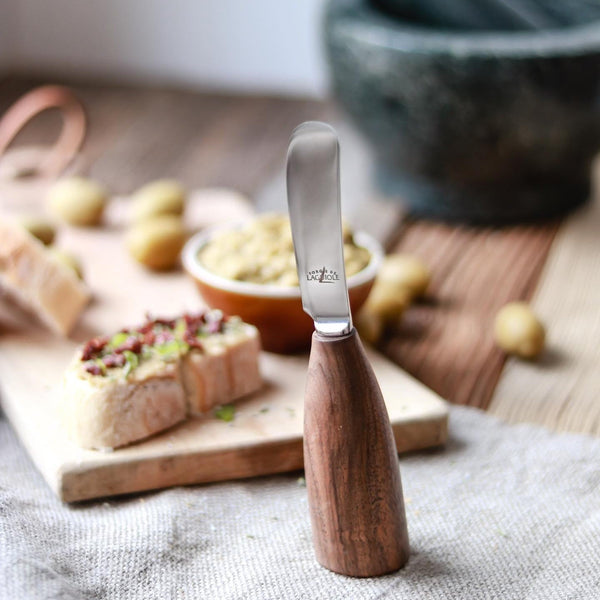 LAGUIOLE 牛角 バターナイフ Forge de Laguiole Walnut Butter Knife - Forge de Laguiole USA