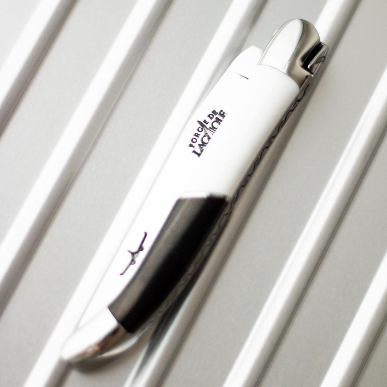 Airbus A350X-WB Carbon Fiber 11 cm Pocket knife