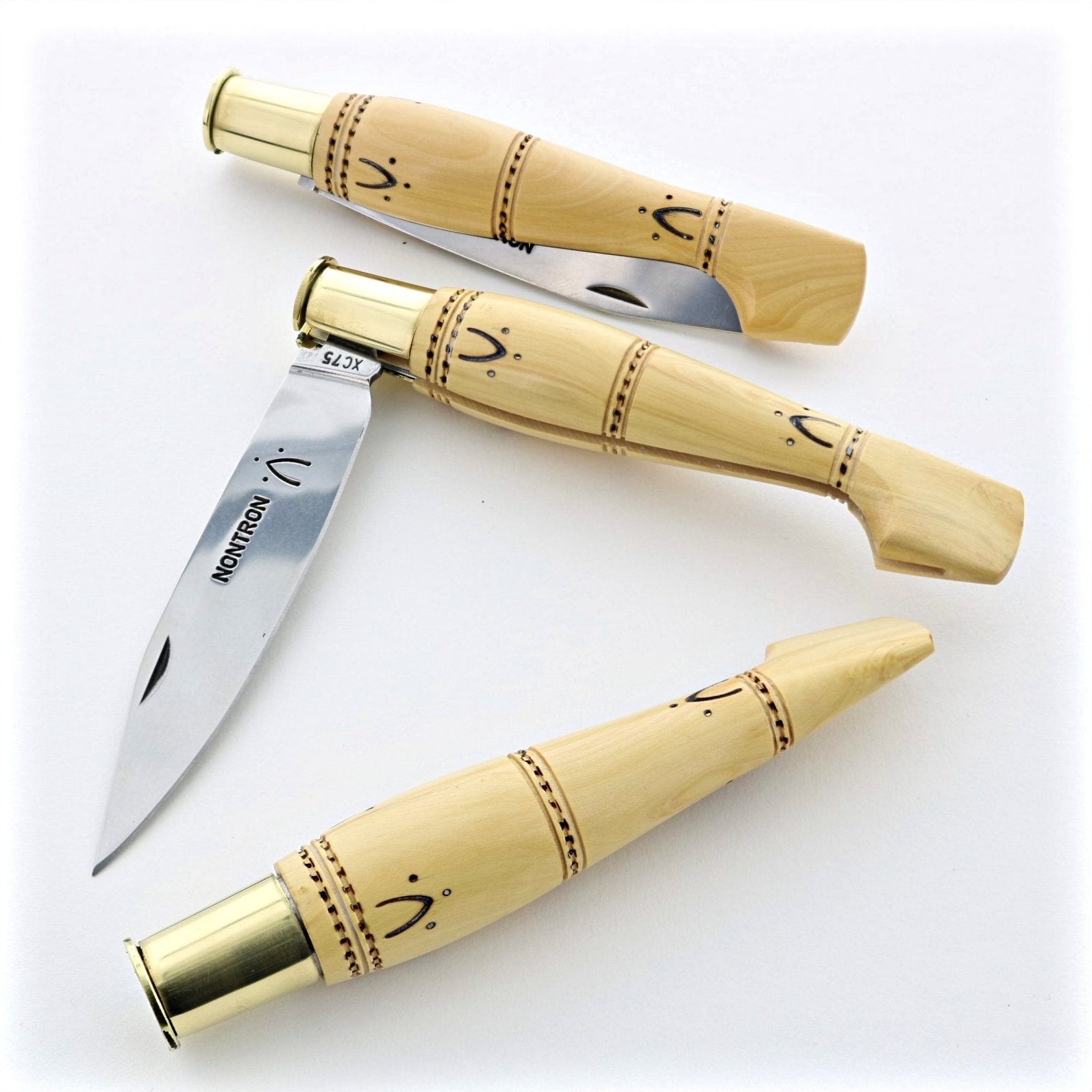 Nontron Pocket Knife Carbon Blade No25 - Clog Handle